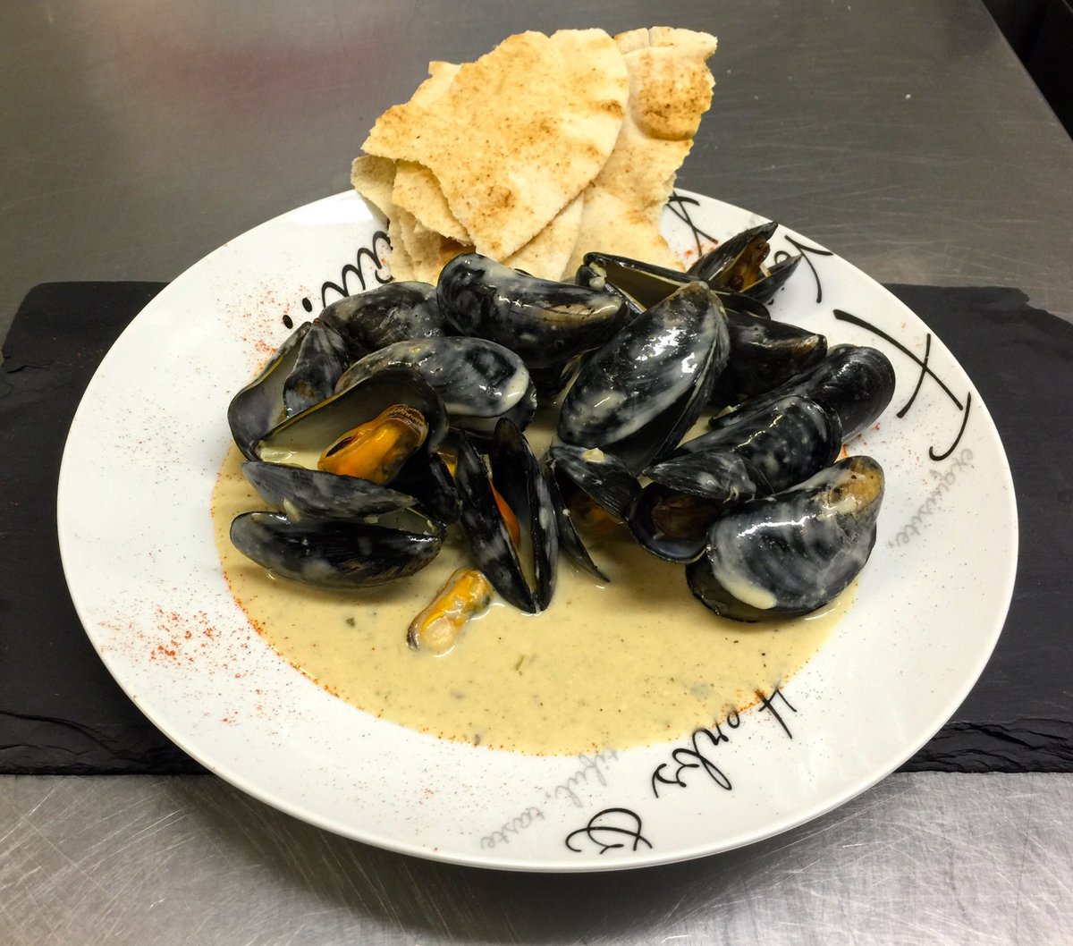 UmamiPearls's tweet photo. @cooksacademy Thanks for the follow. @iASCSeafoodIrl #freshtasteofthesea #umamibutter https://t.co/9x1nRVaQ18… https://t.co/4pMvQMsZ4U