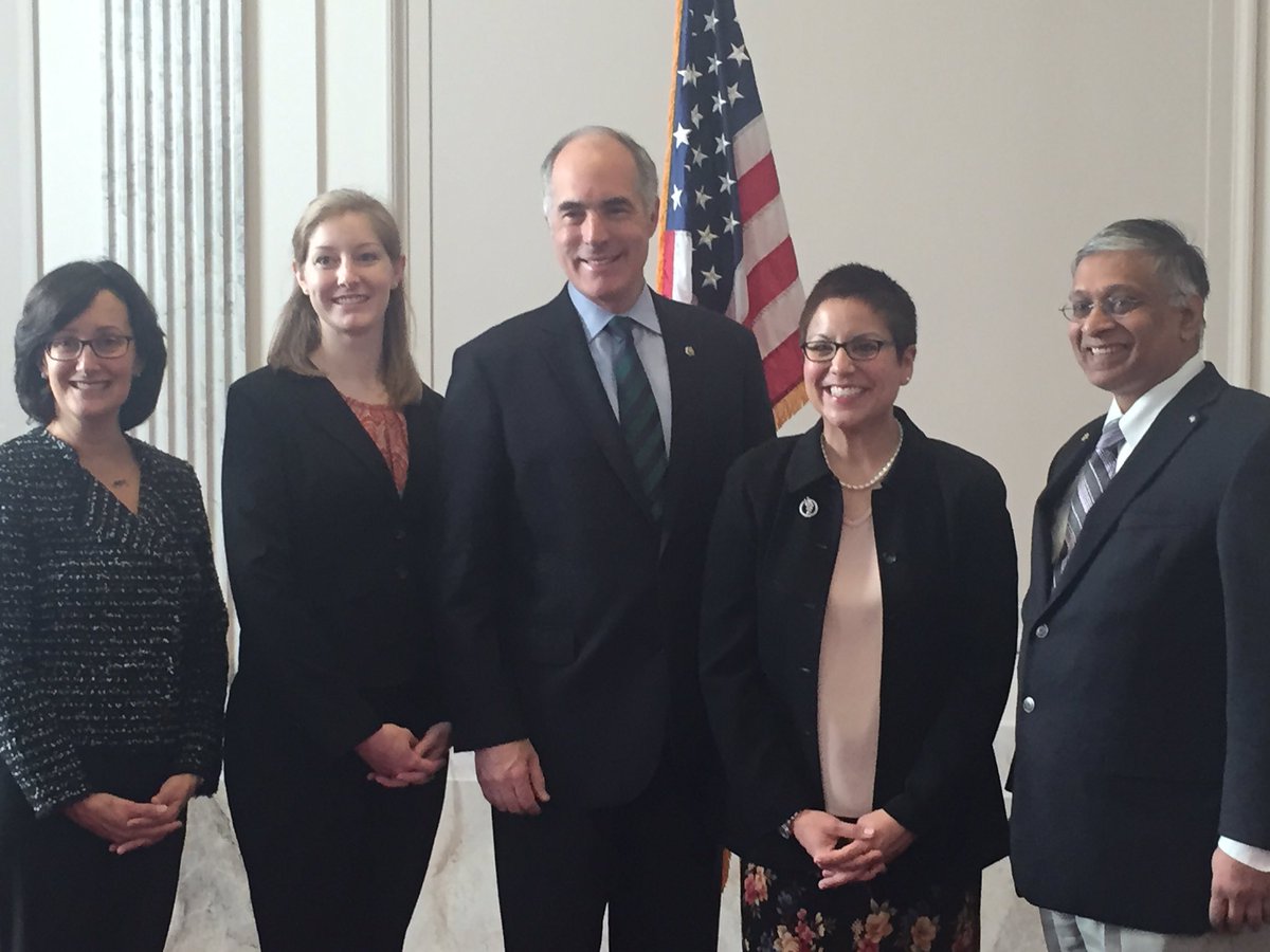 CMFoxNeuro's tweet photo. Thank you @SenatorCasey for your support for neuroscience! #SfNHillDay https://t.co/XOwVlbg5YU