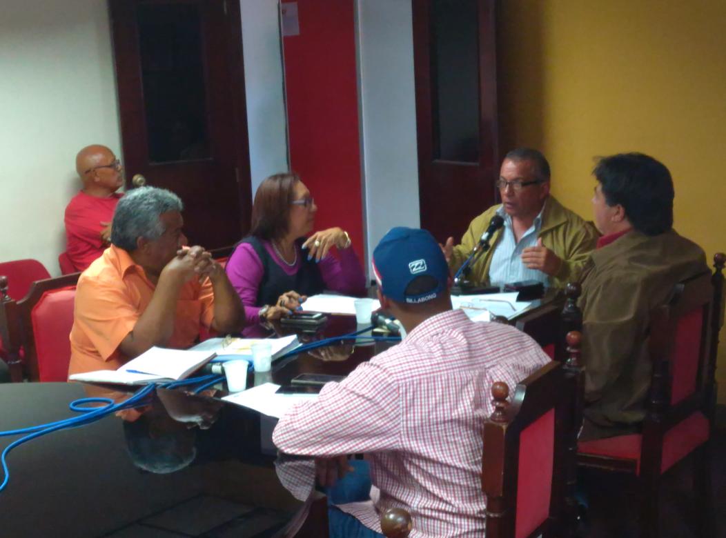 EN SESION