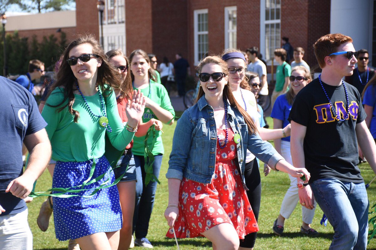 cnucaptainslog's tweet photo. #CNUDay16 festivities have begun on the Great Lawn! https://t.co/q6PgCL94Ng