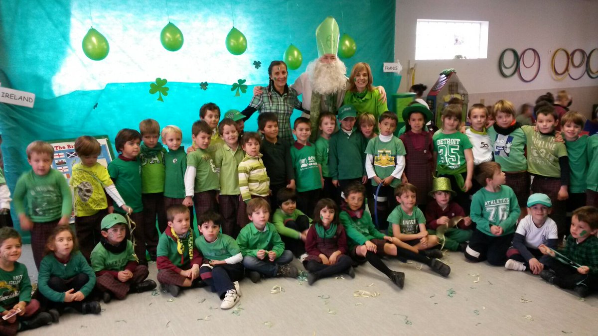 alzinesbelllloc's tweet photo. Thank you St. Patrick for your visit! #CeiBllc #allisgreen #playlearning https://t.co/0AiMS0mTKL