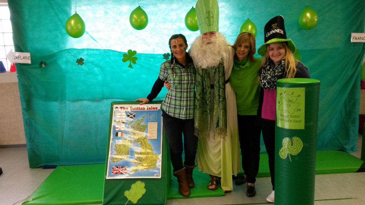 alzinesbelllloc's tweet photo. Thank you St. Patrick for your visit! #CeiBllc #allisgreen #playlearning https://t.co/0AiMS0mTKL