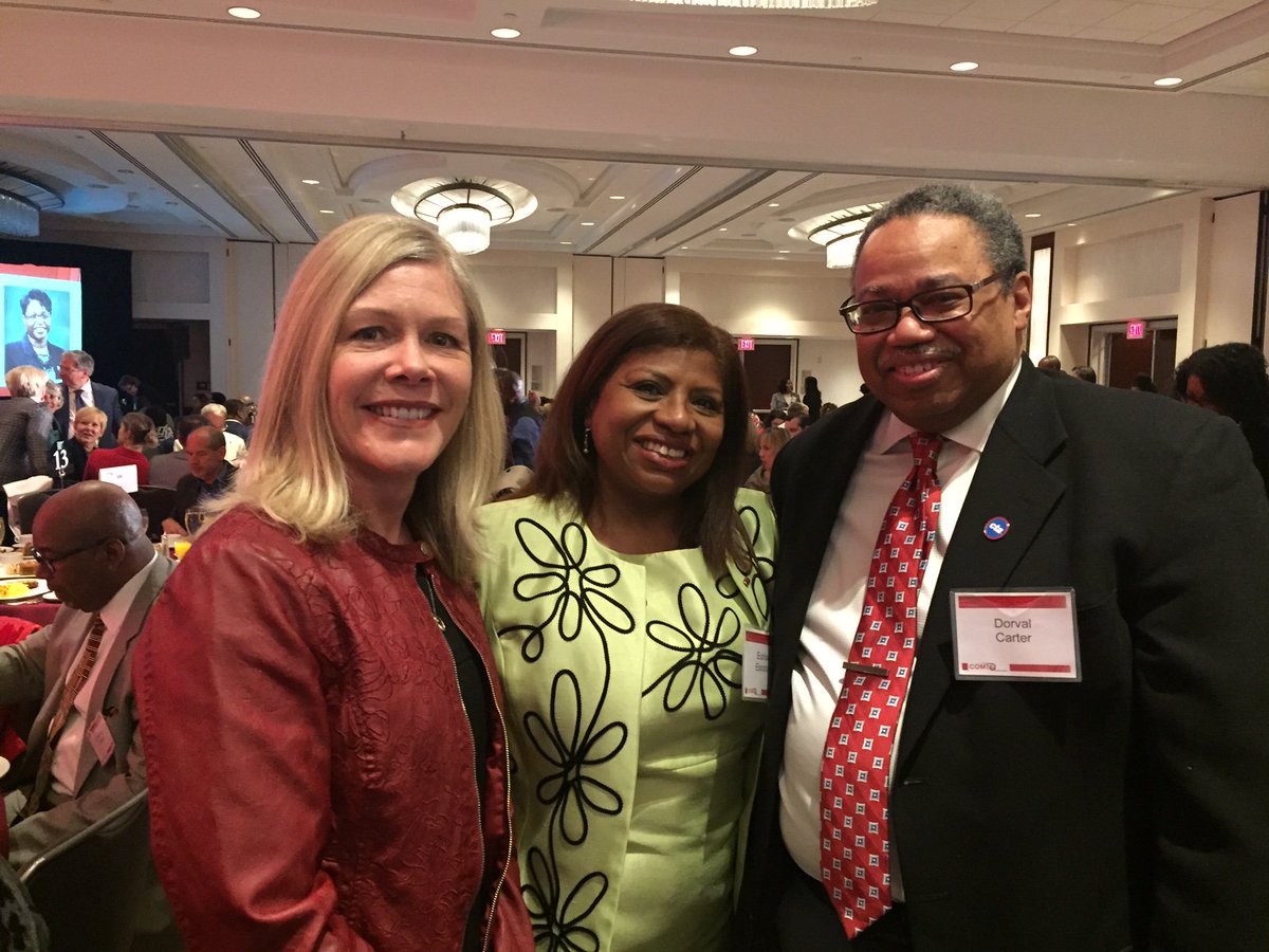 COMTOChicago's tweet photo. #COMTOChicago president Eunice Escobar with #CTA President #DorvalCarter and @LReddenRTA at #COMTO WWMTN event. https://t.co/l2DNNMMKqP
