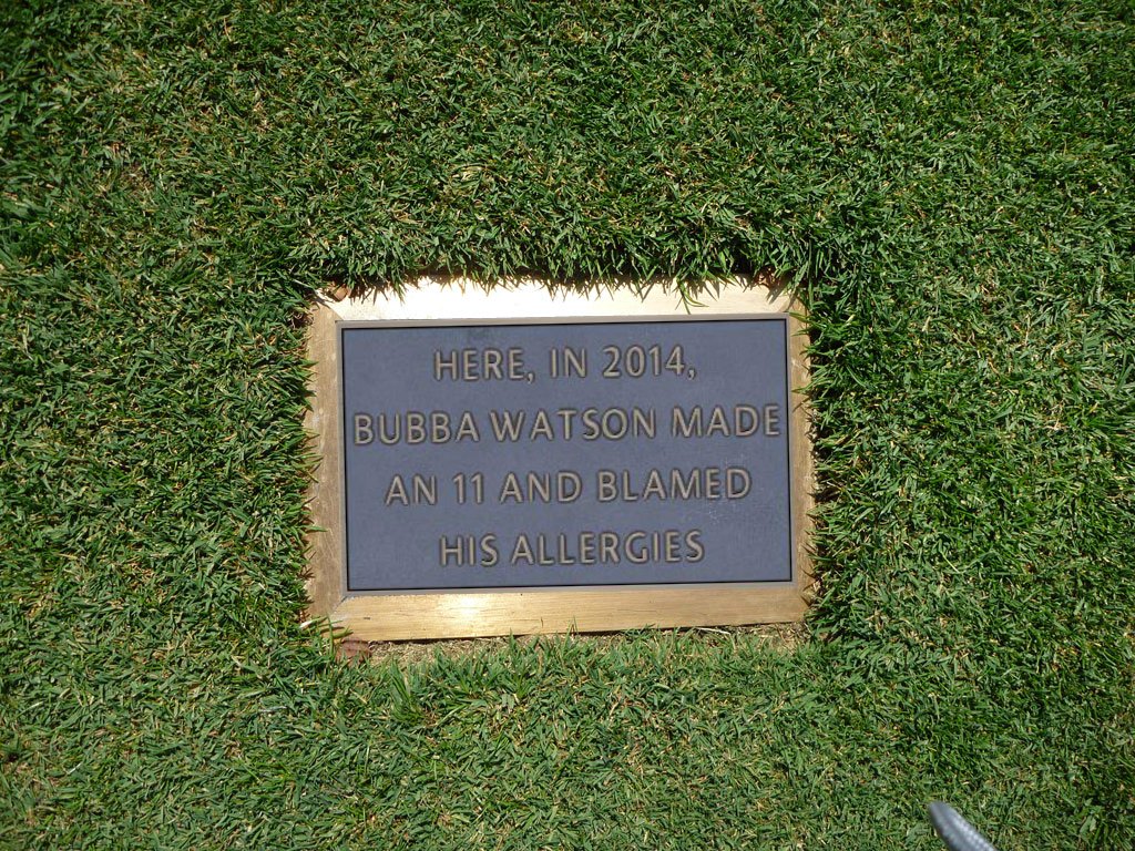 NoLayingUp's tweet photo. Didn't see one pro stop by this plaque on #6 this week and pay tribute. The lack of respect is appalling. https://t.co/7qhO5JuEUk