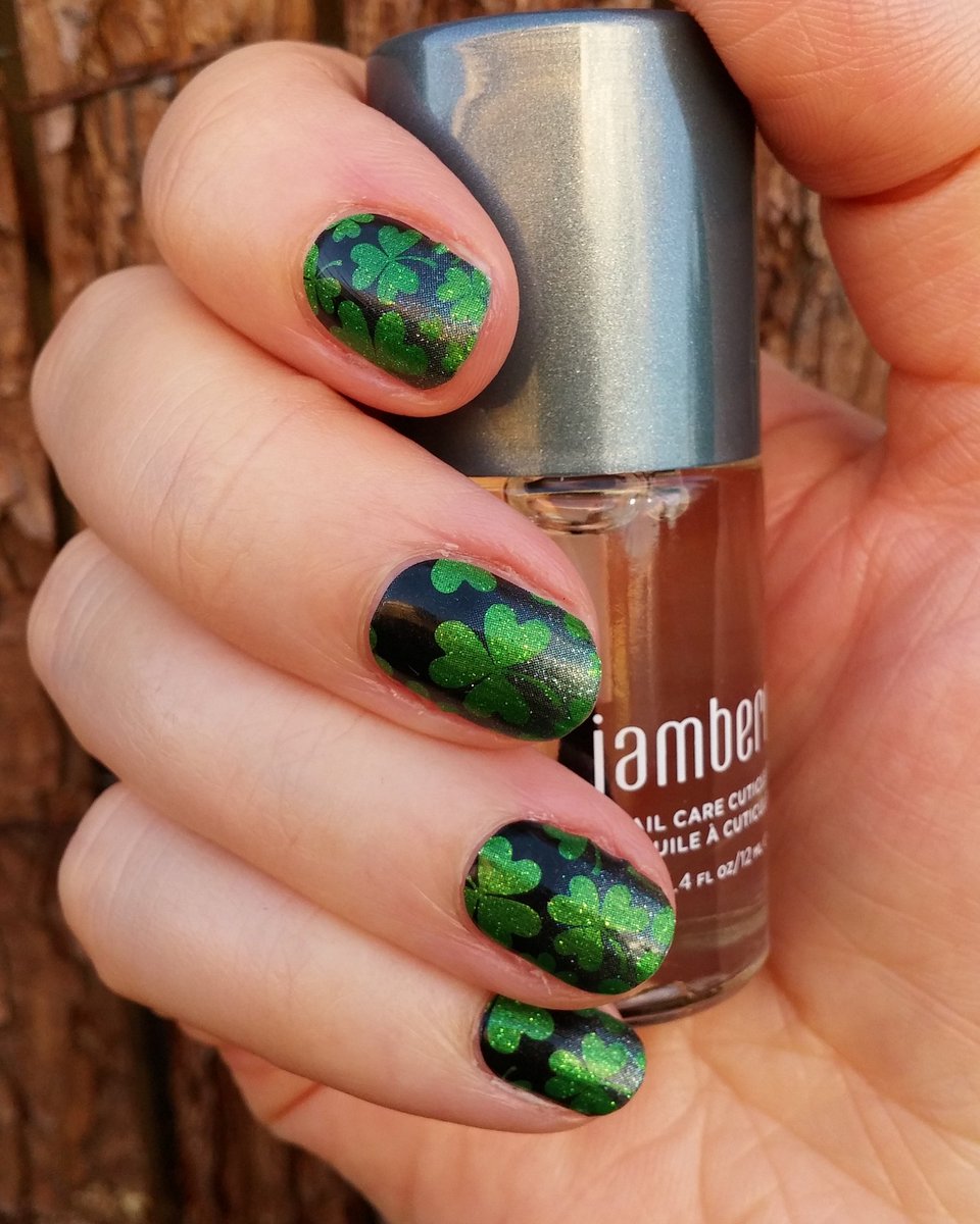 Happy St. Patrick's day everyone! #shamrockinjn #jamberry susancox.jamberrynails.com.au