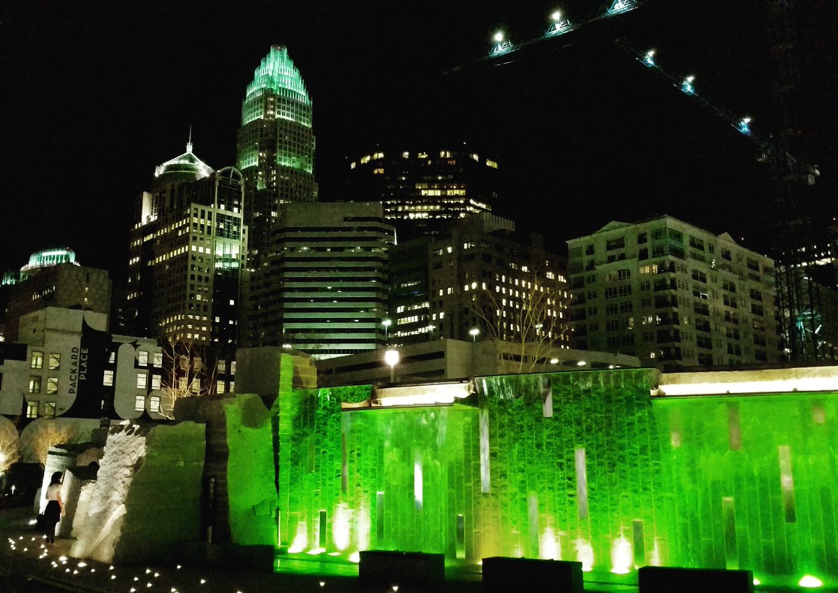 Charlotteology's tweet photo. #Happy #StPatricksDay #stpattysday #RomareBeardenPark #Charlotteology #CLT #QC #CLTNC #NC #green #LuckofTheIrish https://t.co/4PJclvw7hU