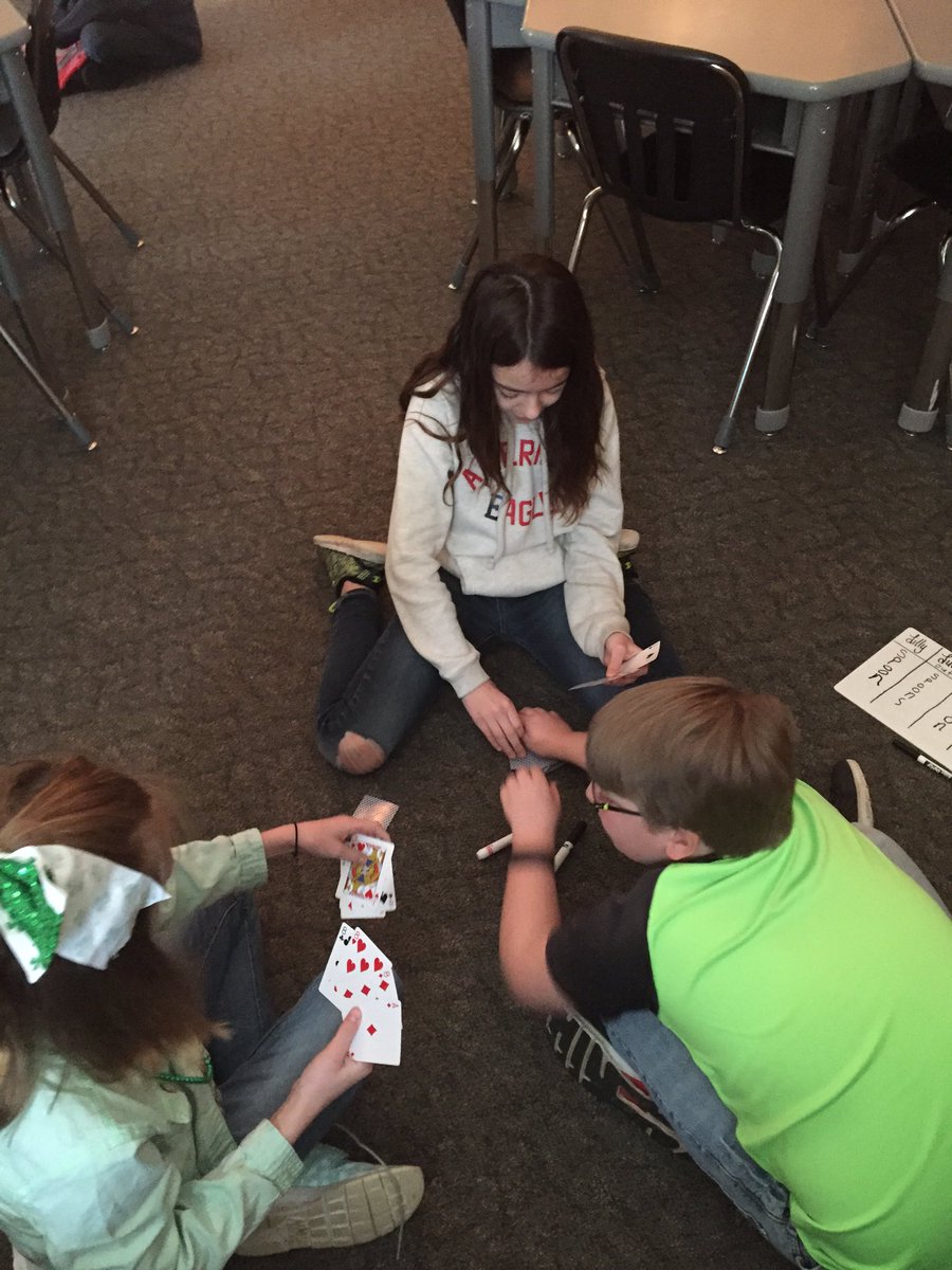 LeitnerChelsea's tweet photo. Strategic game of spoons! #BHMSD https://t.co/kXFTe9IX26