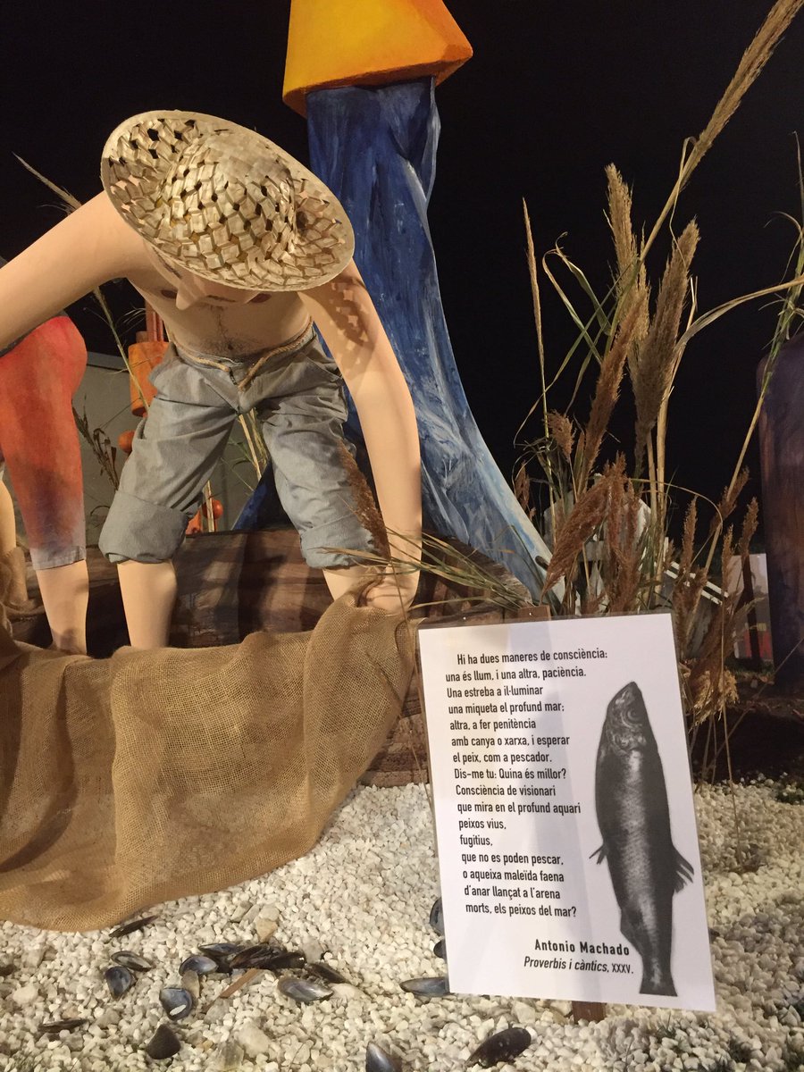 antoninavarro's tweet photo. Gràcies @fealgar x la ruta #FallesAlternatives Aquesta de la Punta #literfalles sense cap #Fallerrades q s'atreveix https://t.co/VFez59fuEK