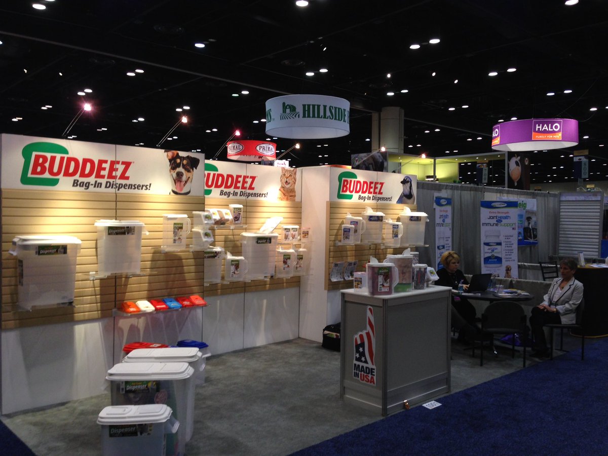 MEHorst1's tweet photo. Day 2 Booth 1000 #globalpetexpo2016 #Buddeez #DispensingInnovation https://t.co/fmYt6rtoNc