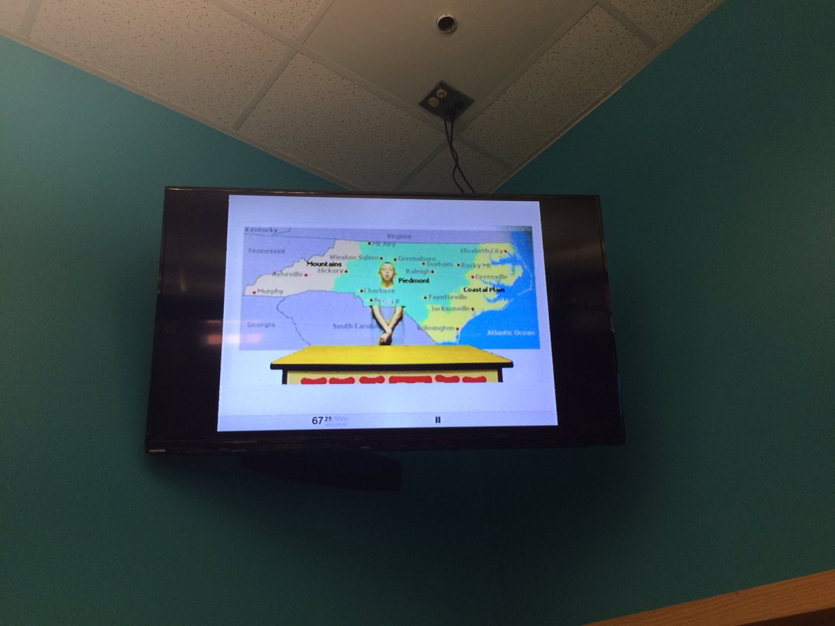 BaucomMediaLab's tweet image. St. Patrick&apos;s Day #GreenScreenProblems