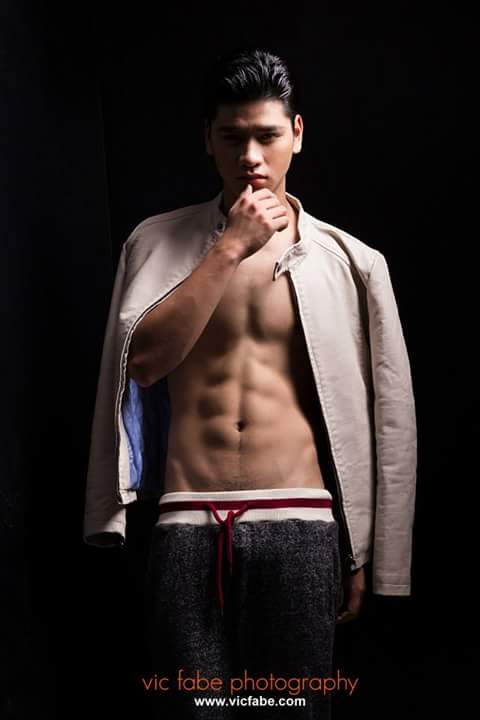 iamethanrufino's tweet photo. #ThursdayHotness1 #HOTPinoys #ChinitoBagets https://t.co/A5kZhlwm6H