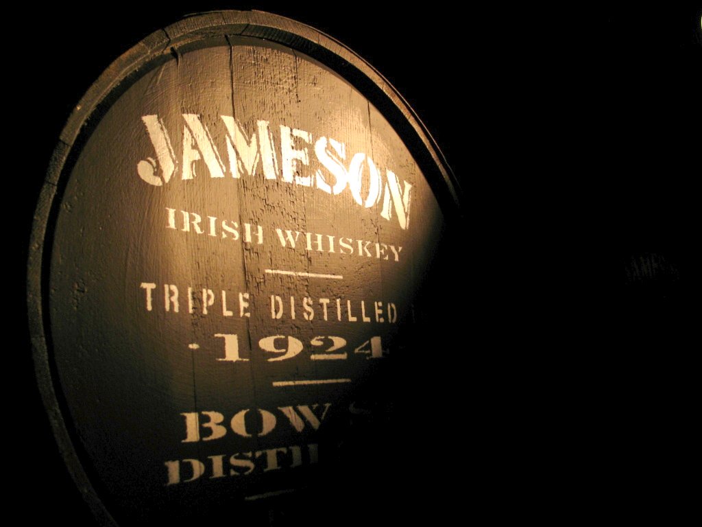 PilotHouseON's tweet photo. Good beer, good friends & good times; like every day but with a little more green. #BeOriginalCA @JamesonCanada https://t.co/0Og9zYg7Wh