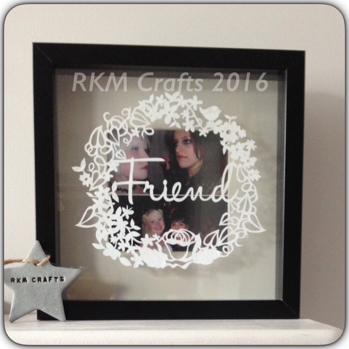 RKMCrafts's tweet photo. Friend Papercut. Colour back or own photo. Design by Paper Panda. Handcut by RKMCrafts #craftpromo #craftbuzz https://t.co/96qd1EBuQc