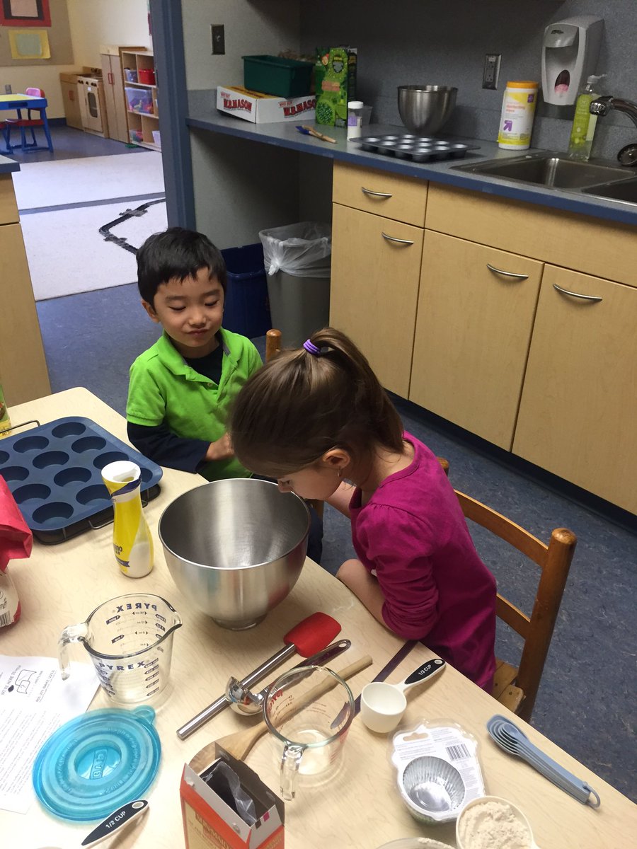 MsKateMSL's tweet image. Making Irish soda bread muffins. Happy St. Patrick's Day! 🍀