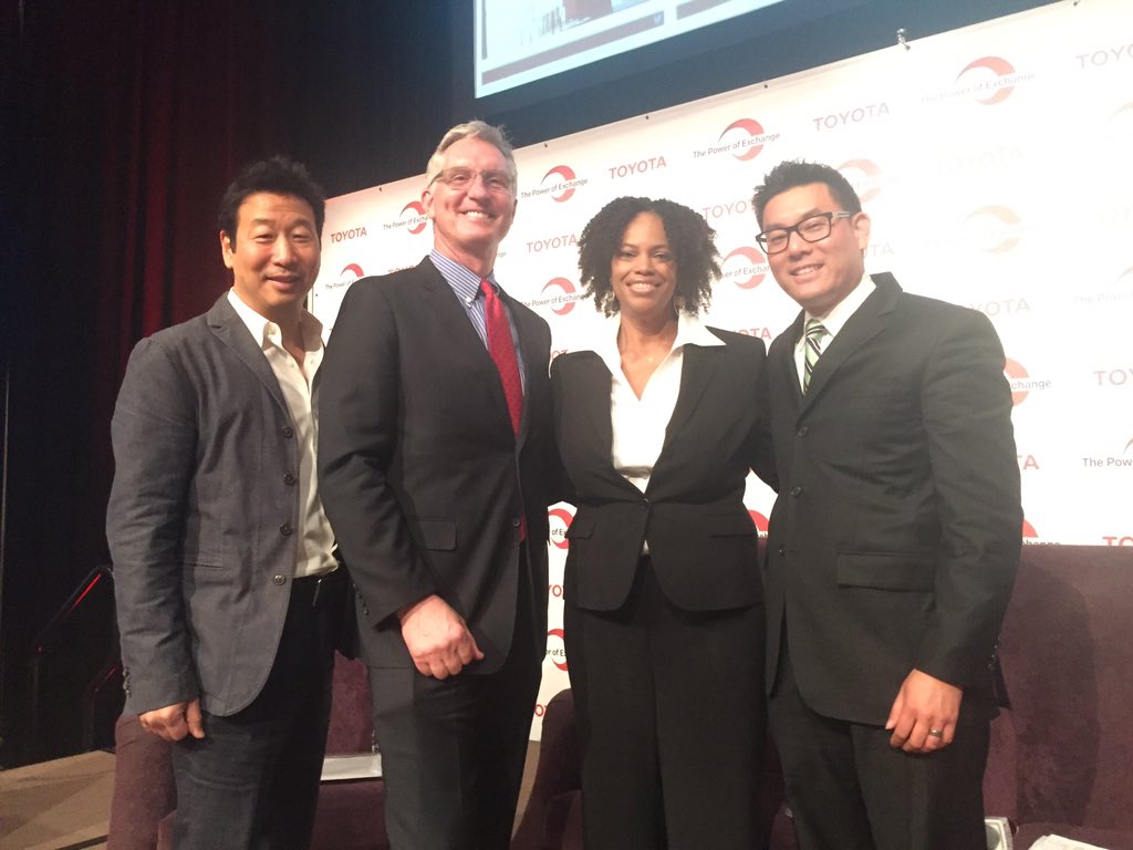 MBNUSA's tweet photo. Panelists help attendees with the steps from contacts to contracts. #toyotapoe #mbnusa @ToyotaSD @SCMSDC #beready https://t.co/PI7iBwpC4i