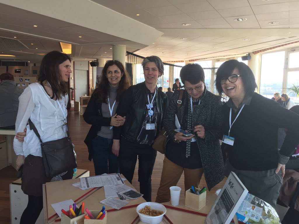 TrousseauParis's tweet photo. Avec @Makacimi &amp; @Delphine_DAUX pour communiquer autour des usages de #Twitter at #PDN16 :)) 😃 @FrSarfati @CoordTICE https://t.co/Nlkotkw42d