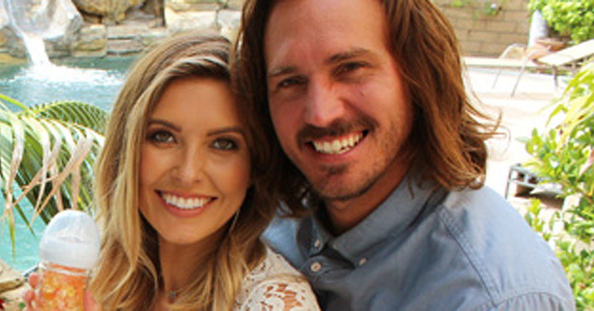 POPSUGAR's tweet photo. Is @AudrinaPatridge having a boy or a girl? See photos from her sweet gender reveal! https://t.co/udIJ76IHbL https://t.co/mUn2bLPopS