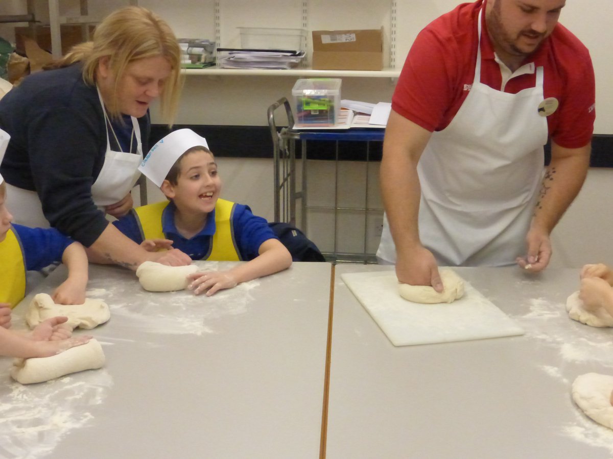 PictorSchool's tweet photo. Class 16 made their own bread in the Tesco Bakery today.The staff are very nice and helpful. Thank you Tesco Baguley https://t.co/sIat1kf7hh