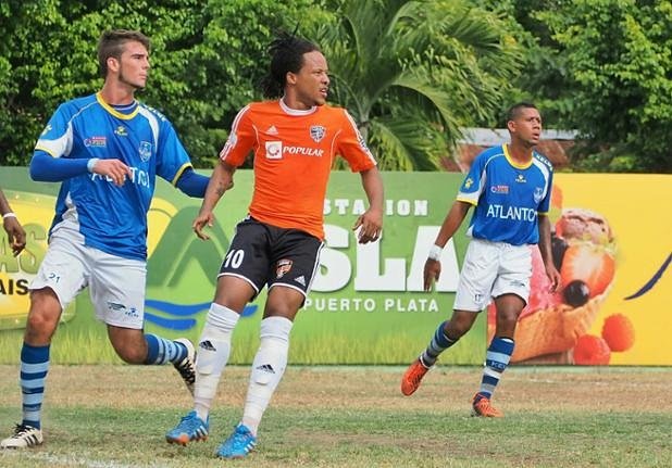 CibaoFC's tweet photo. Recuerdo de partido VS #AtlánticoFC #LDF2015 | El domingo volvemos al Leonel Plácido ¡Acompáñanos #FanCibaoFC! https://t.co/vSnqDq2CMY