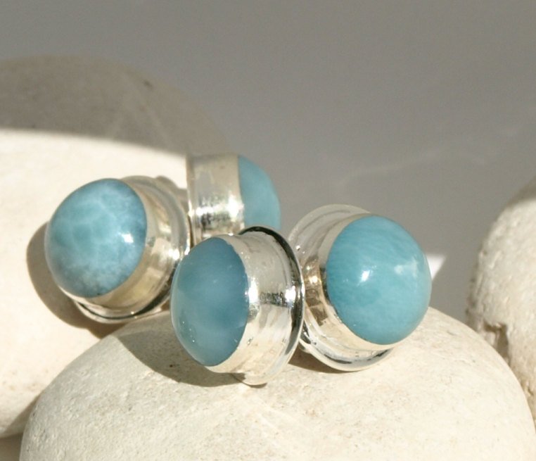 Yu2Xiaogang's tweet photo. Dominican Larimar Round 12mm Studs Post Earrings .925 Sterling Silv… https://t.co/uzYgUJ1Jb3 #etsymntt #LarimarStuds https://t.co/5eSVNTZygg