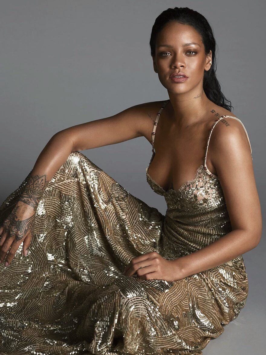 Fotos de Rihanna (apariciones, conciertos, portadas...) [16] - Página 36 CdwYLjxWEAAgqQS