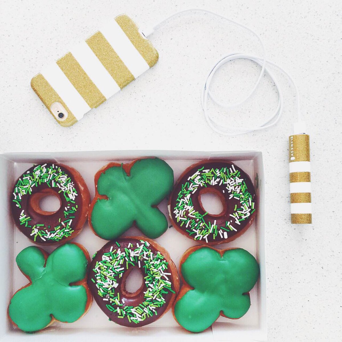 agent18's tweet image. Happy St. Patricks Day everyone! #StPatricksDay #donutthursday