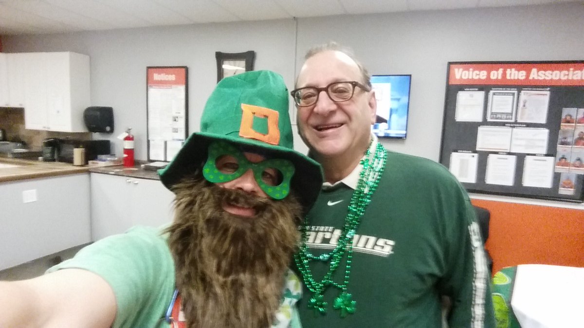 HomeDepot2773's tweet image. Happy St. Patrick&apos;s day!! Team2773 is in the spirit! @MarcG_2773 @asm212230