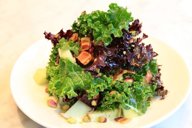 Even Kale salad can be delicious if you find the right restaurant, right <a href="/yomunro/">AM</a>? jamiesarner.com/toronto-restau…