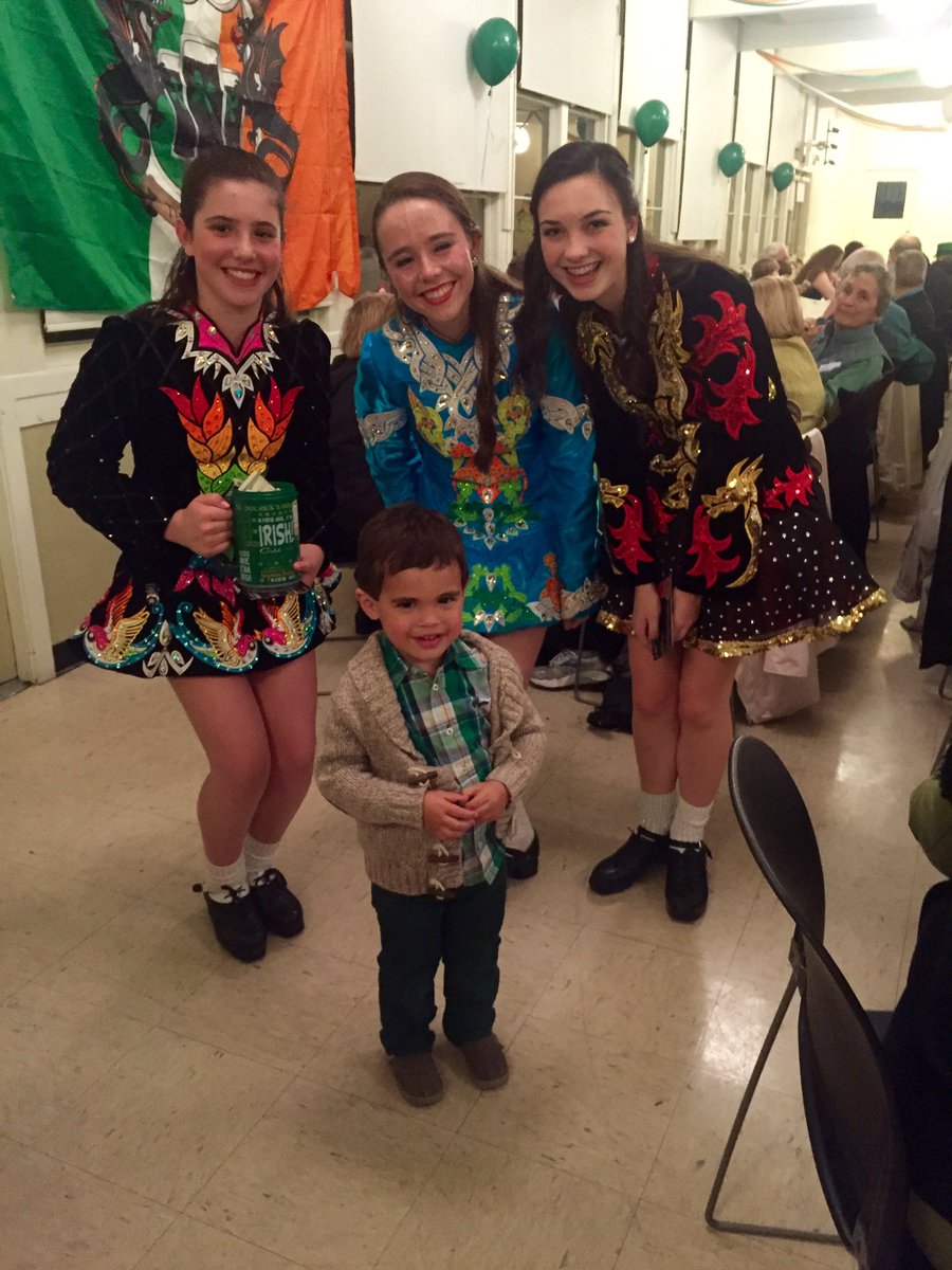 StephAnderson02's tweet photo. 🍀 Luck o' the #Irish! #HappySaintPatricksDay #StPatricksDay #DillonAnderson #IrishPride #irishdancing #BayArea 😍💚🇮🇪 https://t.co/L4XeAj2vGb