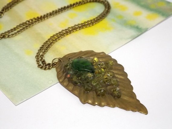 DarkFireCrafts's tweet image. Leaf necklace #spring #musthave #fashion #handmade