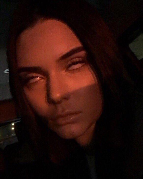 thefemaleboook's tweet photo. Kendall Jenner representing my 4 moods https://t.co/Ql7GyREnIl