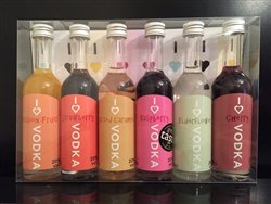 Check out your local farmers markets <a href="/christinefarm/">Christine Munro</a> for delicious jams, chutneys, oils
tastecheshire.com/local-producer…