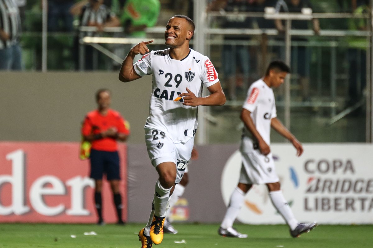 Atletico's tweet photo. Veja o álbum com as principais fotos de #Galo 3 x 0 Colo-Colo: https://t.co/FLaF1D8xZz #GALOxCC https://t.co/rp4kncupSW