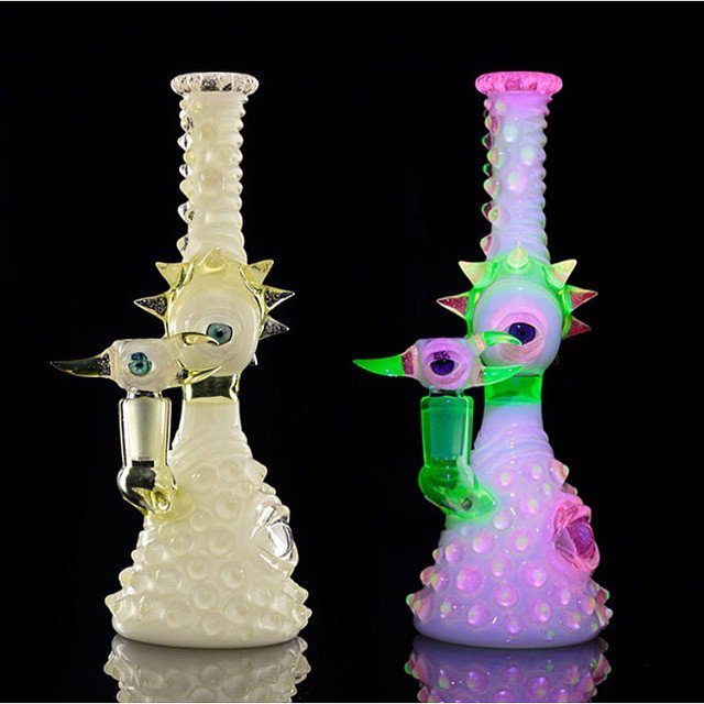 LiquidErrl's tweet image. piecedr:

#soulwindow @Saltglass UV Rig 👀👽🔮photo by @_sgsphotography #rig #rigsofig #heady #headyglass #420 #w420 #…