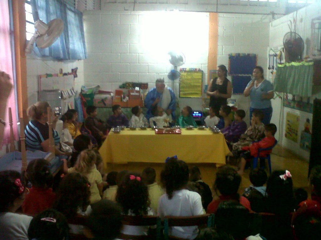 La cena..<a href="/rodulfohumberto/">Rodulfo H. Pérez H.</a> <a href="/MunicipioSC/">SalaSanCristóbalZET</a> <a href="/SilvaEleazarL/">Eleazar López Silva</a> <a href="/tandicey/">yelitza varela</a>