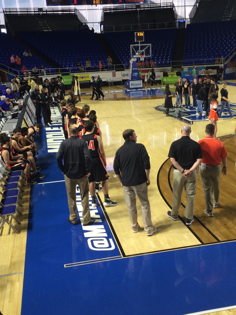 lburkey's tweet photo. So happy for these players and coaches! #StateTournament #ThrillForReal https://t.co/jJNUr3QmRe