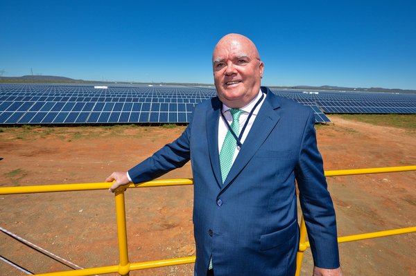 Moneyweb's tweet image. Largest solar farm in Africa launches today, ready to power 75 000 SA homes bit.ly/1pwh6a8 via @Moneyweb