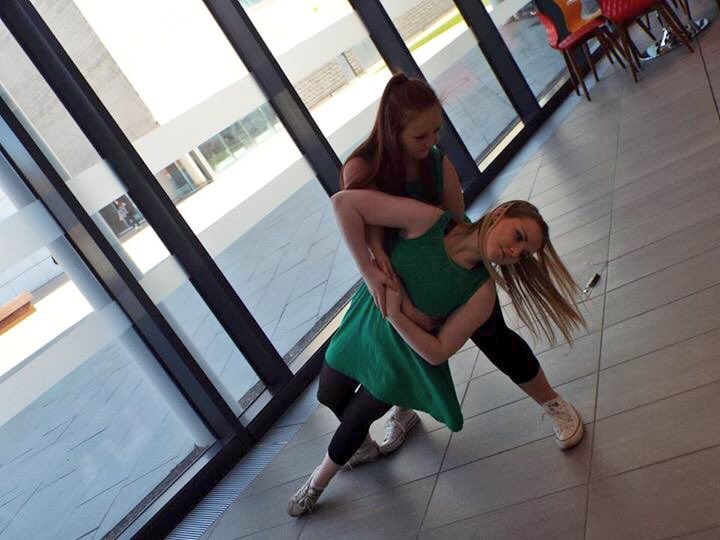 Robyn Nicholson tweet media