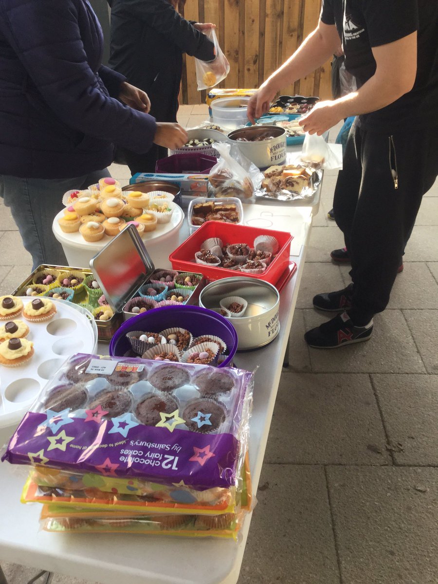SSAPrimary's tweet photo. MASSIVE thanks to all who have helped out with and donated to our #SportRelief cake sale! https://t.co/HbM66IujuM