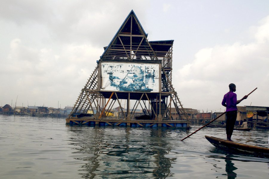 GregLamb's tweet photo. Floating school brings hope to #Nigeria slum https://t.co/OWZeKc1WZ5 #Makoko #Lagos https://t.co/iBFtRUHvYm