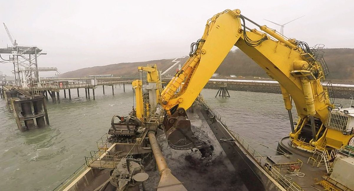 mh_port's tweet photo. Once a decade dredging campaign complete following the stormy campaign https://t.co/ofWsLEdSf3 https://t.co/AFqvWzn62D
