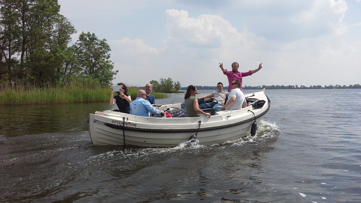 Heerlijk weer. Toevallig bezig met zoeken naar een leuk #bedrijfsuitje?  sloepengame.nl