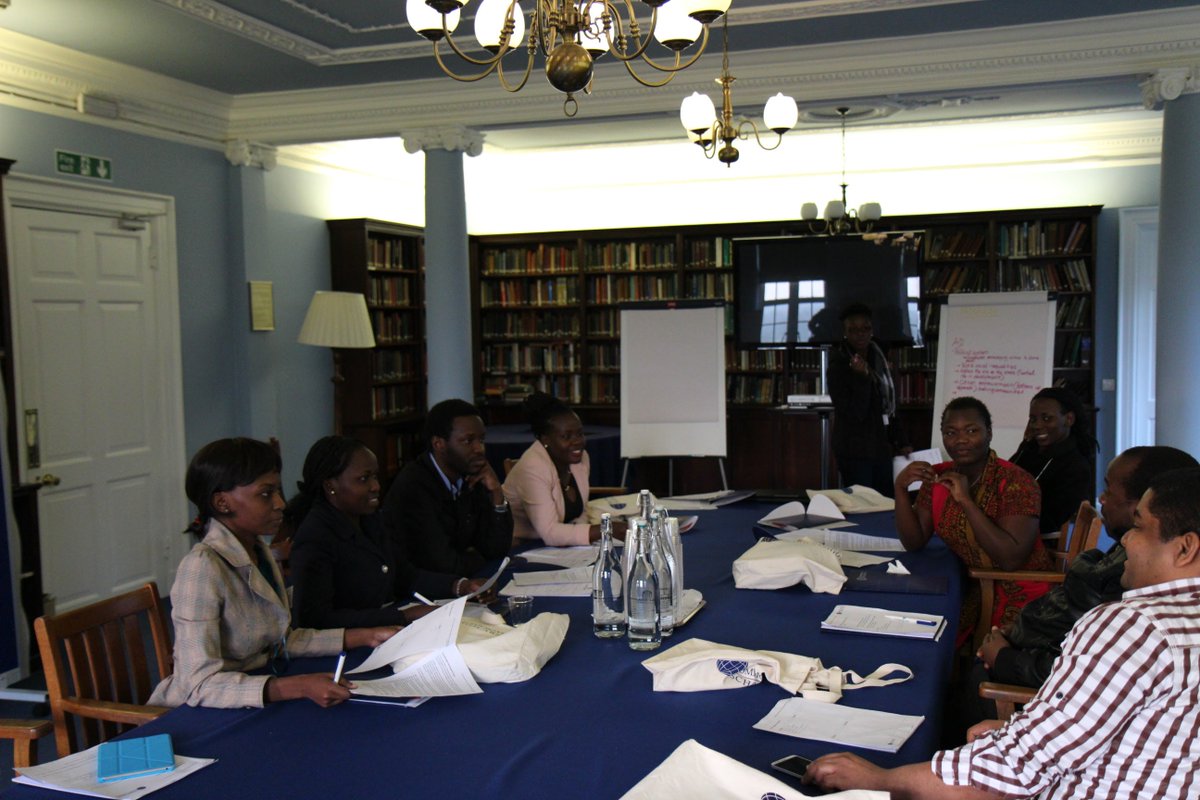 CinderellaAnena's tweet image. @commschols 4rm UG, Kenya &amp;amp;TZ doing a PEST analysis of dev&apos;t challenges of EAC @ #ConnectCommunicate @Kpkazibwe