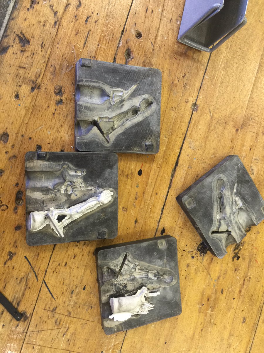 FATech_Ed's tweet photo. Pewter casting with #flamefast #prince_august moulds nat 3 DT #blackwatch #scottish_soldier https://t.co/DKSFmmK5S7