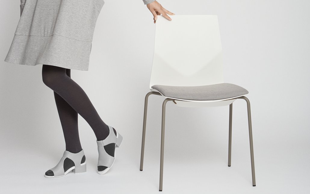 fourdesign's tweet photo. Take a seat :-) #FourCast2Four #seatupholstery #white #fourdesign @strandhvass https://t.co/la4LyYjSBl