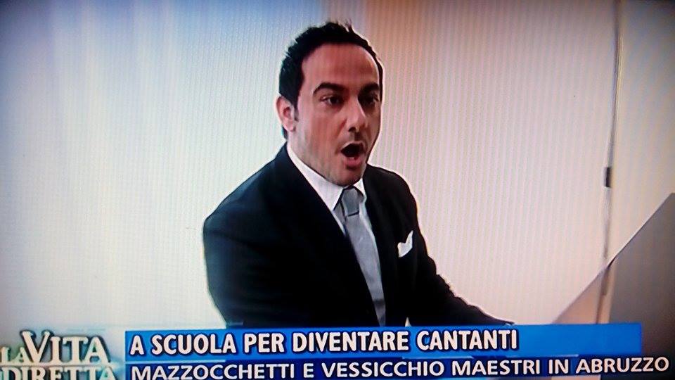 Panariellina86 Quella de I LUNATICI tweet media