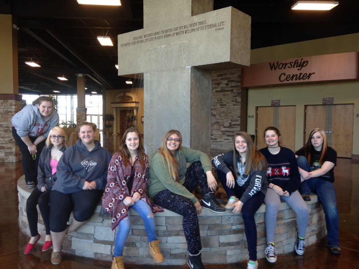 KokomoCrossing's tweet photo. Crossing students helped out at @KokomoNaz this morning! #CrossingJTP #ServiceLearning #Community https://t.co/HsSnkL2tLE