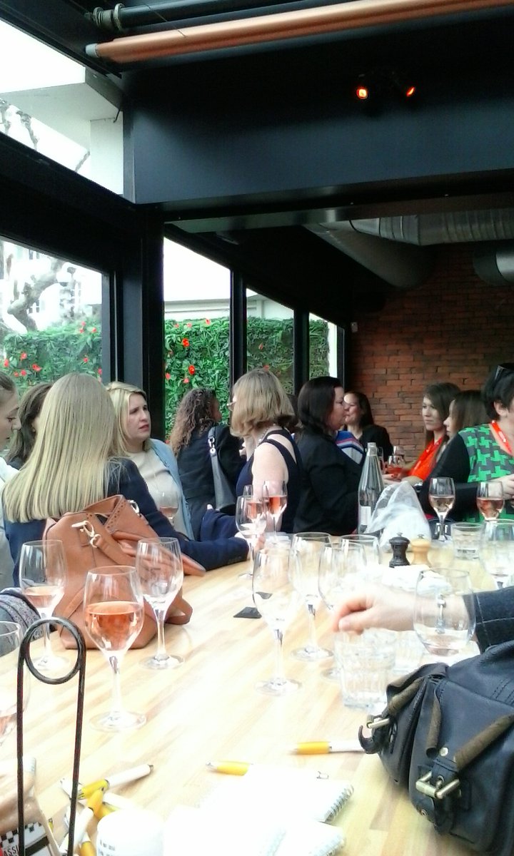 anne_bd_bsd's tweet photo. Life is better with rosé @MIPIMladies @MIPIMWorld https://t.co/vLwcJwLAJH