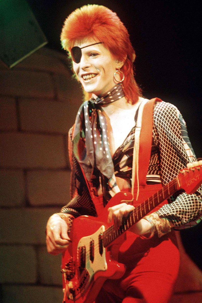 BritishVogue's tweet photo. How is fashion honouring David Bowie this year? https://t.co/m0M4lTbpXM https://t.co/zvze5okeqG