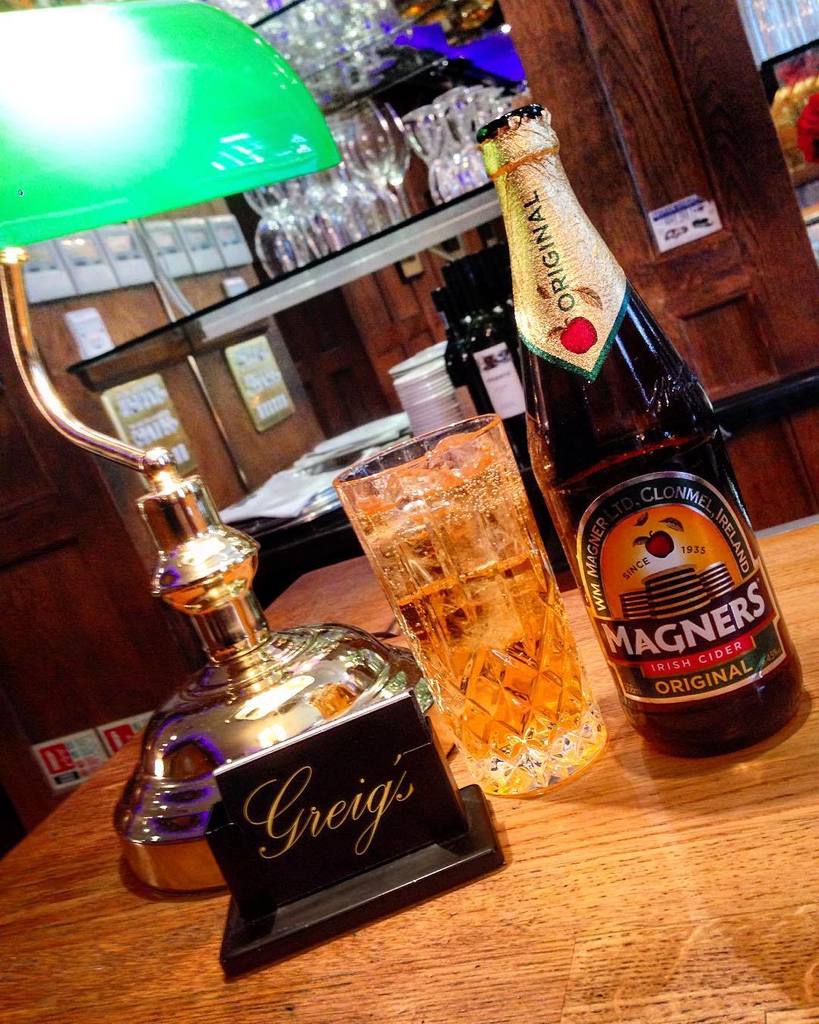 GreigsGrill's tweet photo. Happy St Patrick's Day!

Show us this picture tonight on your smartphone and receive a com… https://t.co/hLJycQlJ8G https://t.co/SjMaBDD7ts
